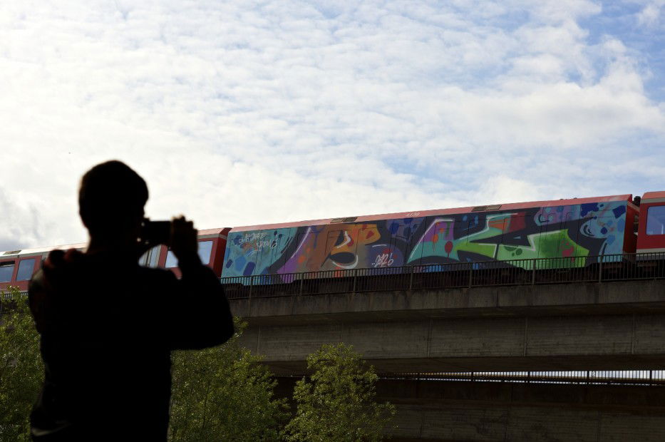 Graffiti Train in hamburg - Photo by Reimemonster - bk