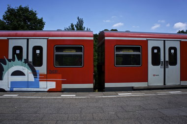 Graffiti Train in hamburg - Photo by Reimemonster