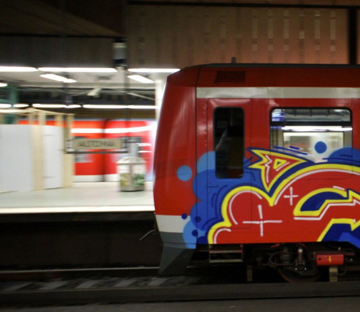 Graffiti Train in hamburg - Photo by Reimemonster