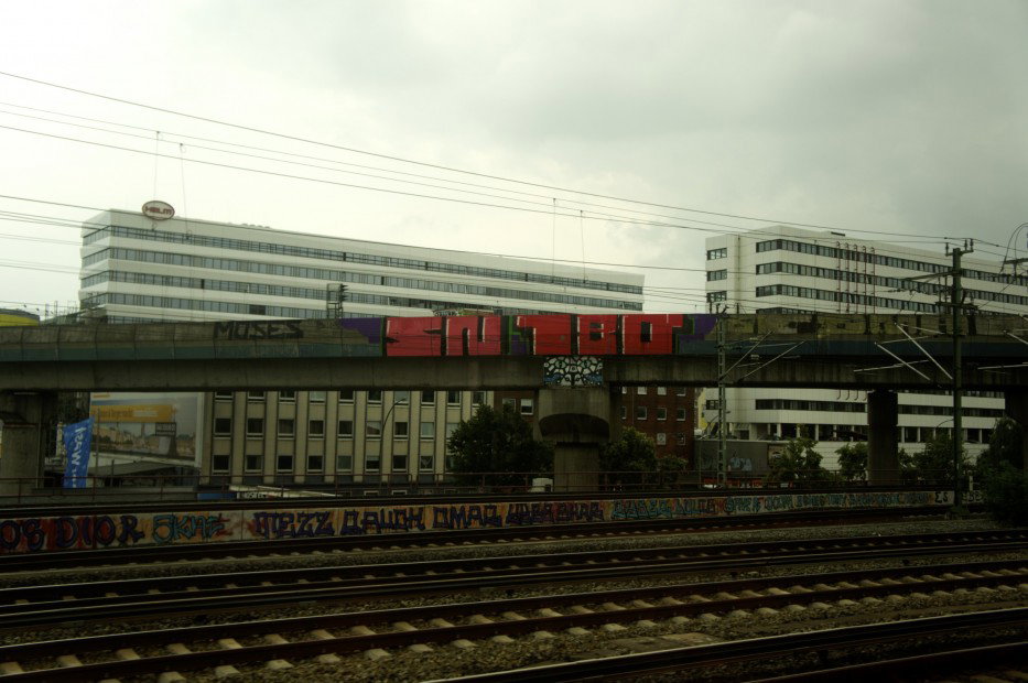 Graffiti Wall in hamburg - Photo by Reimemonster - sn, 180