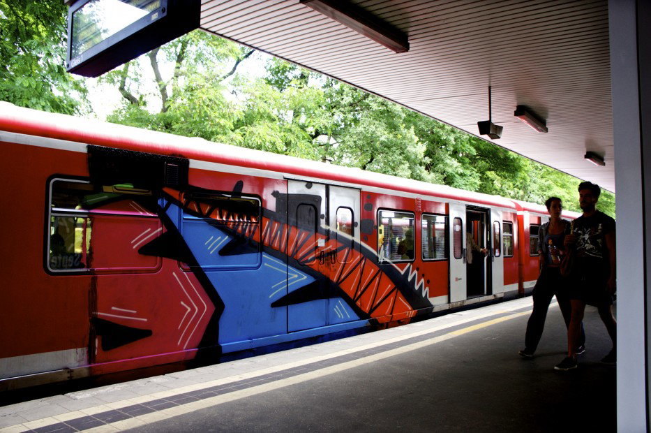 Graffiti Train in hamburg - Photo by Reimemonster