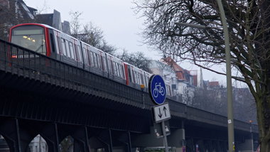 Graffiti Train in hamburg - Photo by Reimemonster - dt5