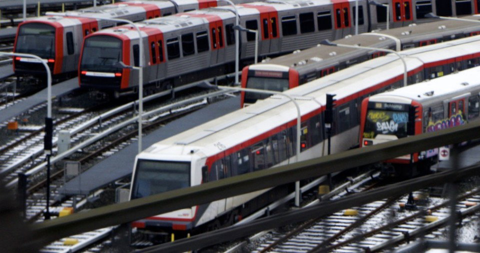 Graffiti Train in hamburg - Photo by Reimemonster