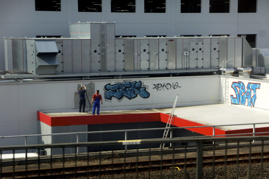 Graffiti Wall in hamburg - Photo by Reimemonster