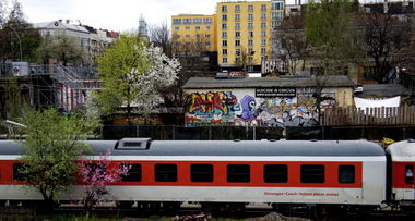 Graffiti Artwork in berlin - Photo by Reimemonster