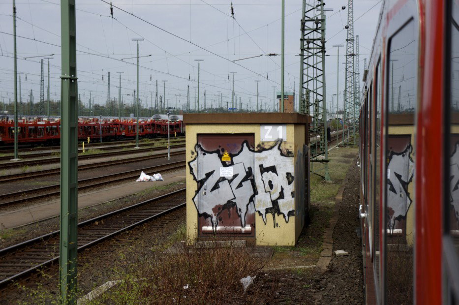 Graffiti Bombing in hamburg - Photo by Reimemonster - zztop