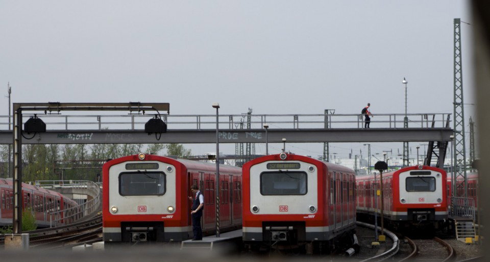 Graffiti Train in hamburg - Photo by Reimemonster - alton