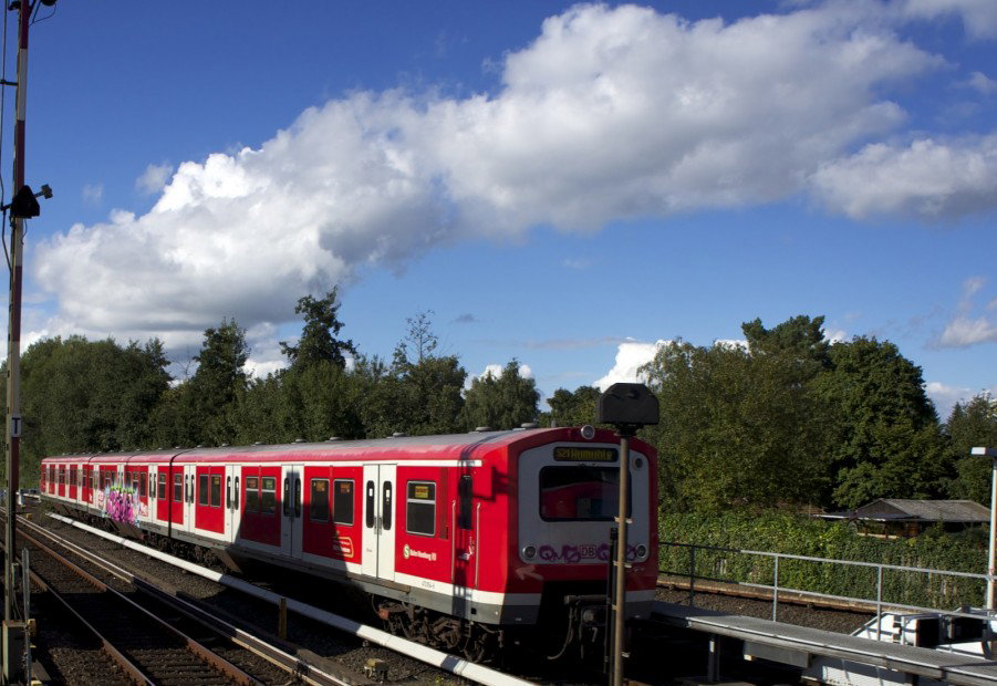 Graffiti Train in hamburg - Photo by Reimemonster - qms