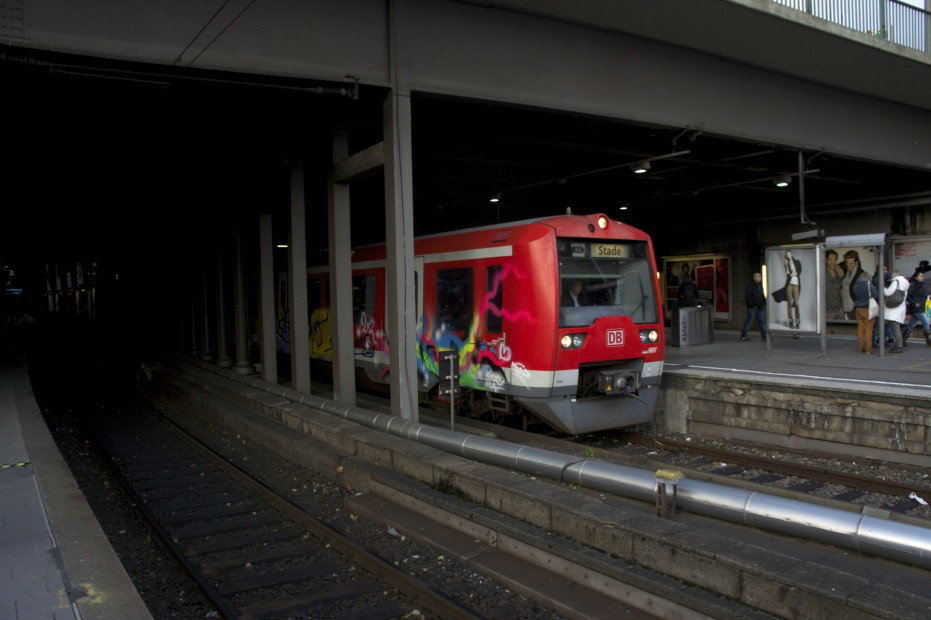 Graffiti Train in Trains - Photo by Reimemonster
