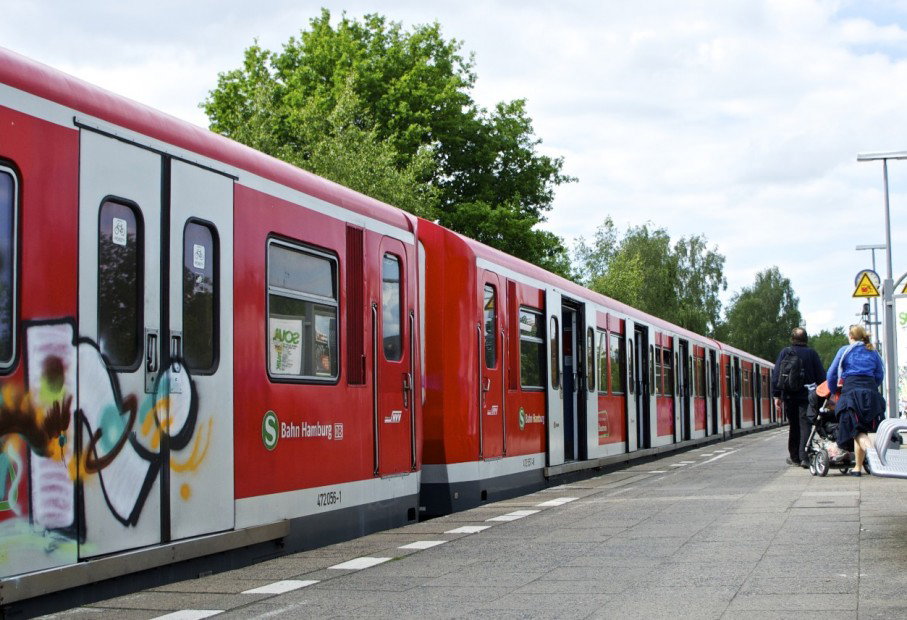 Graffiti Train in hamburg - Photo by Reimemonster