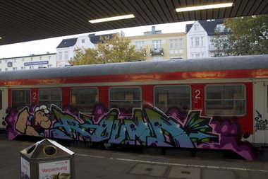 Graffiti Wall - Photo by Reimemonster