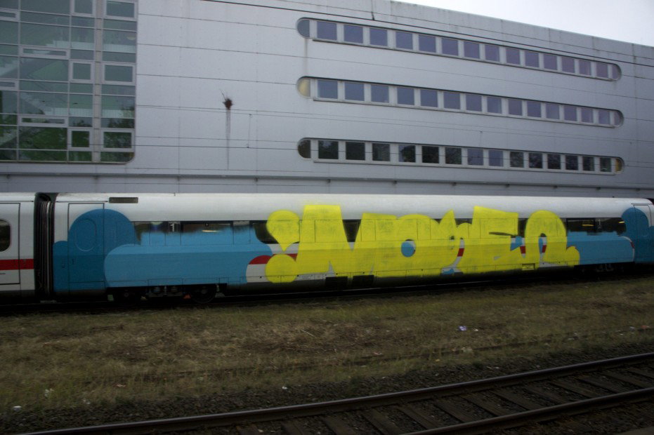 Graffiti Train in hamburg - Photo by Reimemonster