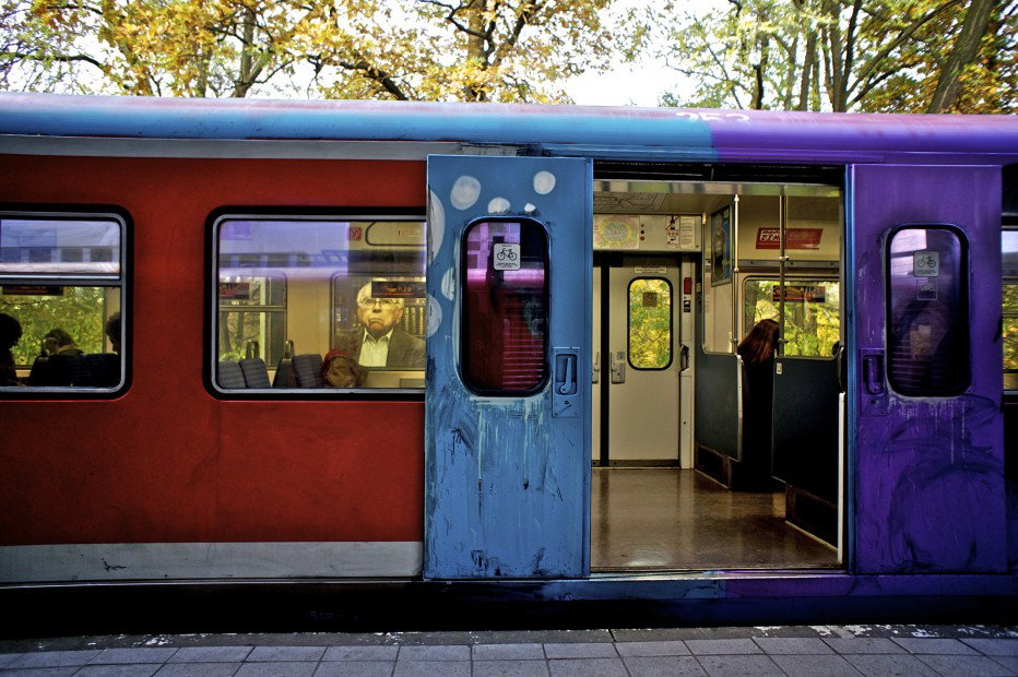 Graffiti Train in hamburg - Photo by Reimemonster - dsf, gms