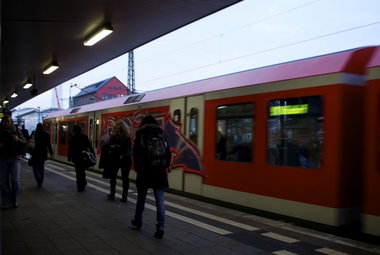 Graffiti Train in hamburg - Photo by Reimemonster - reik, qms