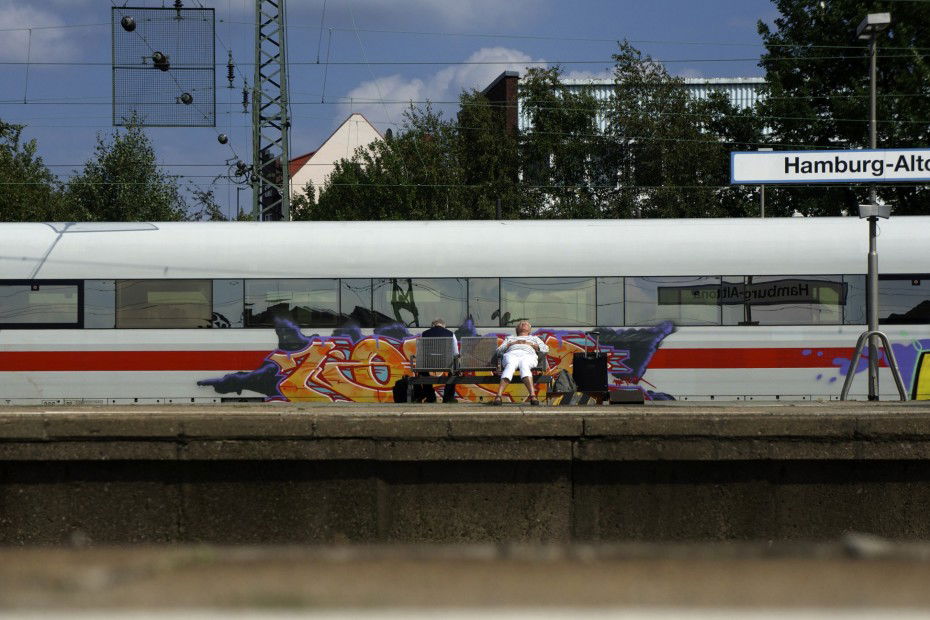 Graffiti Train in hamburg - Photo by Reimemonster - normor, 180
