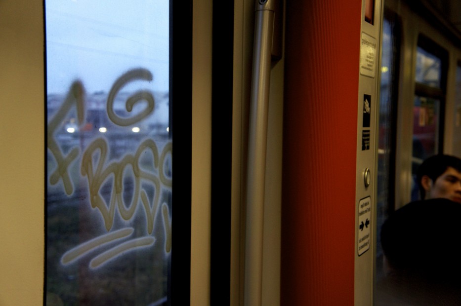 Graffiti Train in hamburg - Photo by Reimemonster - f.boss