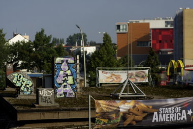 Graffiti Wall in hamburg - Photo by Reimemonster - 1973, tea