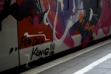 Graffiti Train in hamburg - Photo by Reimemonster