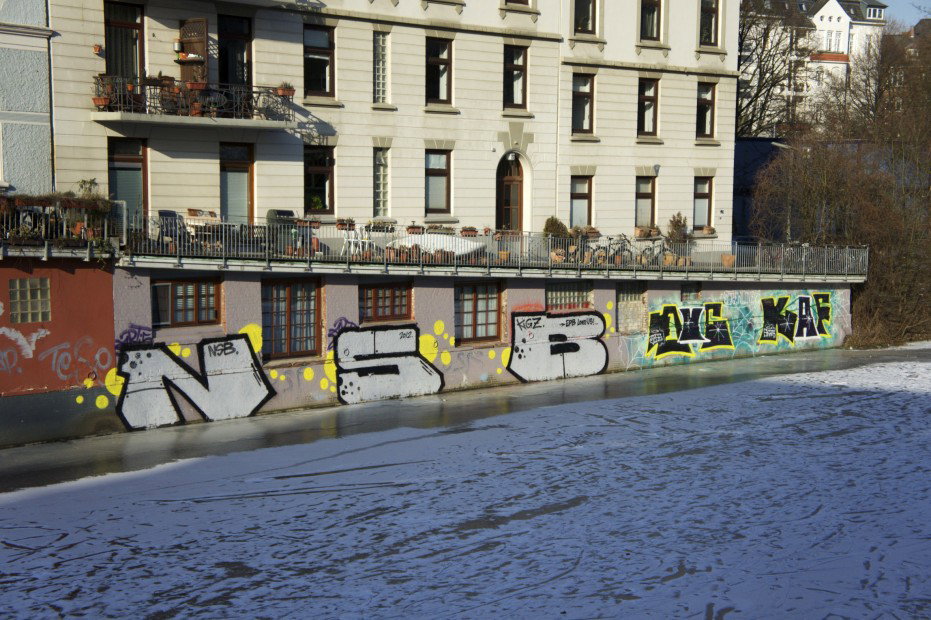 Graffiti Bombing in hamburg - Photo by Reimemonster - nsb, qvc, kaf