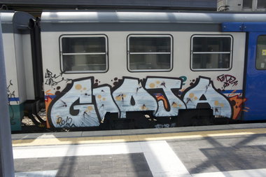 Graffiti Train in Italy - Photo by Reimemonster - gioja