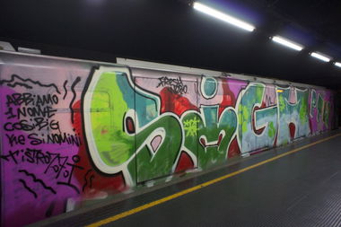 Graffiti Train in Milano - Photo by Reimemonster - sigh