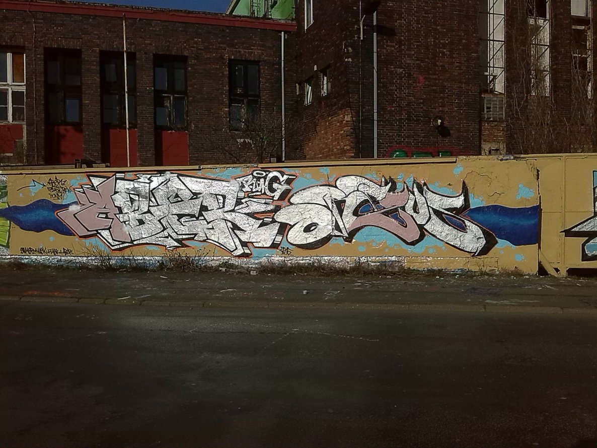 Graffiti Wall - Photo by Reis - Aber, Orez, Resus (2015)