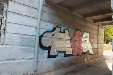 Graffiti Bombing - Photo by Renoager - hacs, gans, renoager (2012)