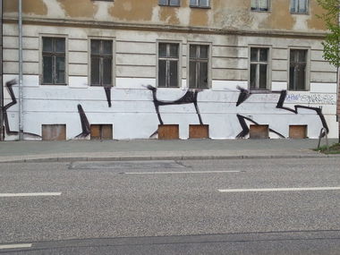 Graffiti Bombing - Photo by Reshef - Nik (2013)