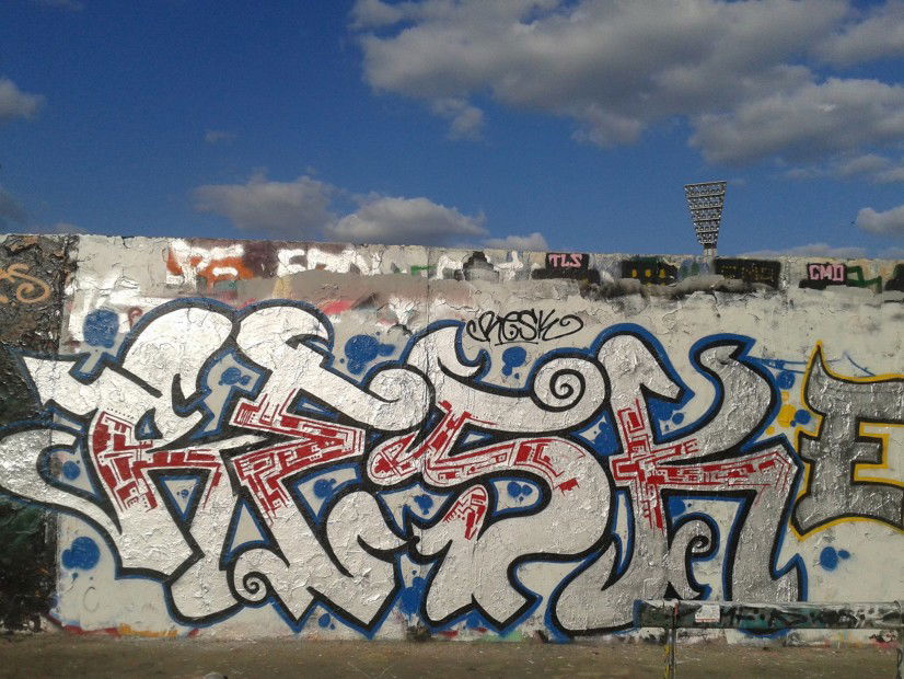 Graffiti Wall in Berlin - Photo by Resk - Resk, EOF (2013)