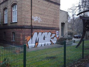 Graffiti Bombing - Photo by Resk - MGK