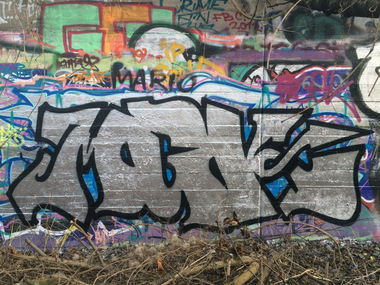 Graffiti Bombing - Photo by Resk - MGK