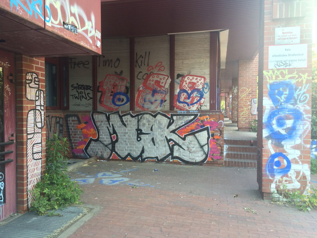 Graffiti Wall - Photo by Resk - MGK, Kreuzberg