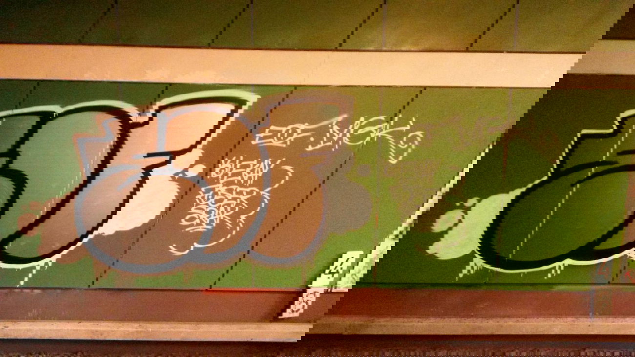 Graffiti Bombing - Photo by Resk - EOF, MGK