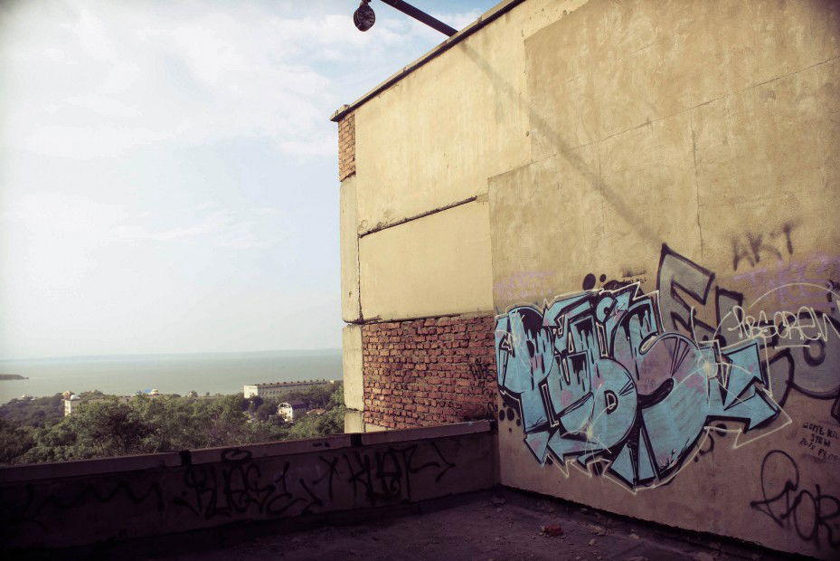 Graffiti Bombing in vl - Photo by ReskResk - pubs