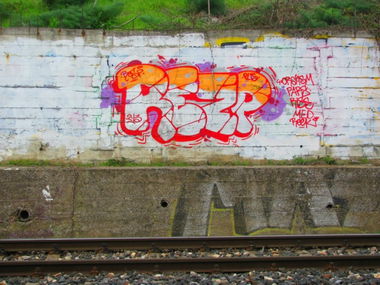 Graffiti Bombing in ?stanbul - Photo by Respser - istanbul, line, respstickers (2013)