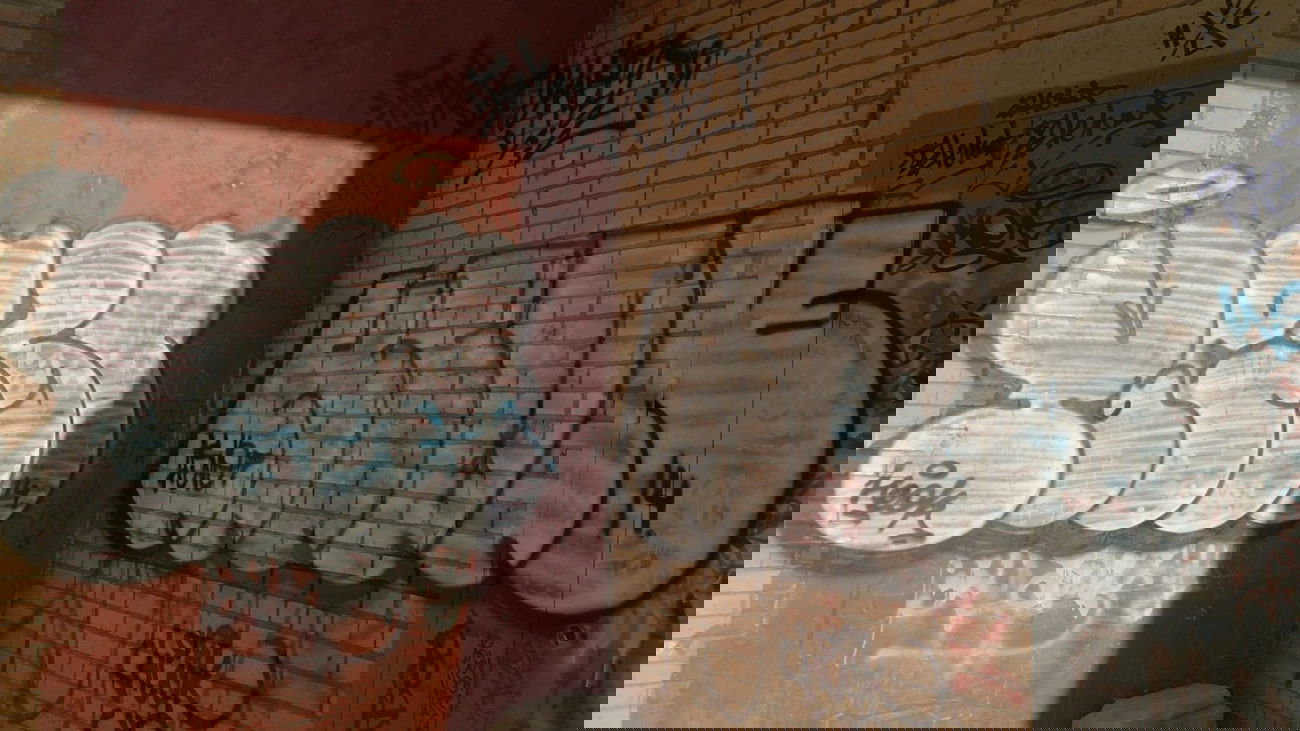 Graffiti Bombing - Photo by Rest47 - Neokband, ???????? (2014)