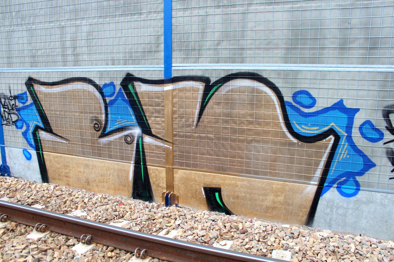 Graffiti Wall - Photo by Rewolwer - BN, CREW (2014)