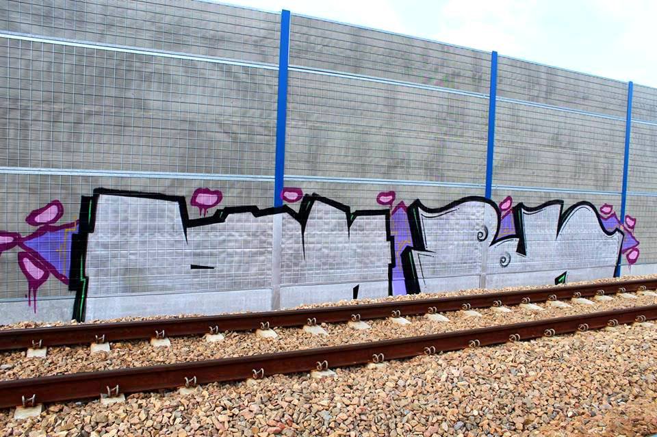 Graffiti Bombing - Photo by Rewolwer - BN, BN (2014)