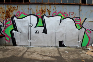 Graffiti Wall - Photo by Rewolwer - BN (2014)