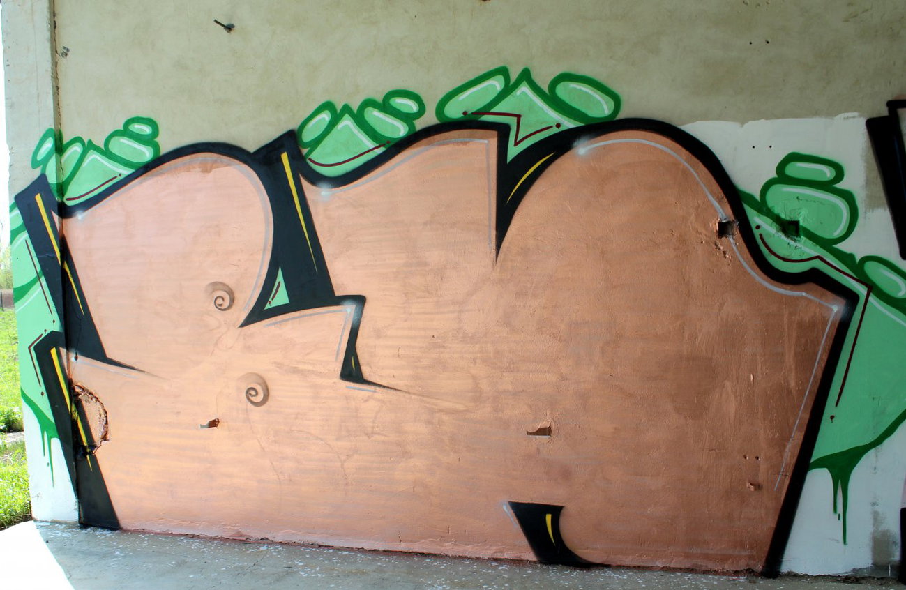 Graffiti Wall - Photo by Rewolwer - BN (2014)