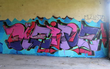 Graffiti Wall - Photo by Rewolwer - REWOE (2014)