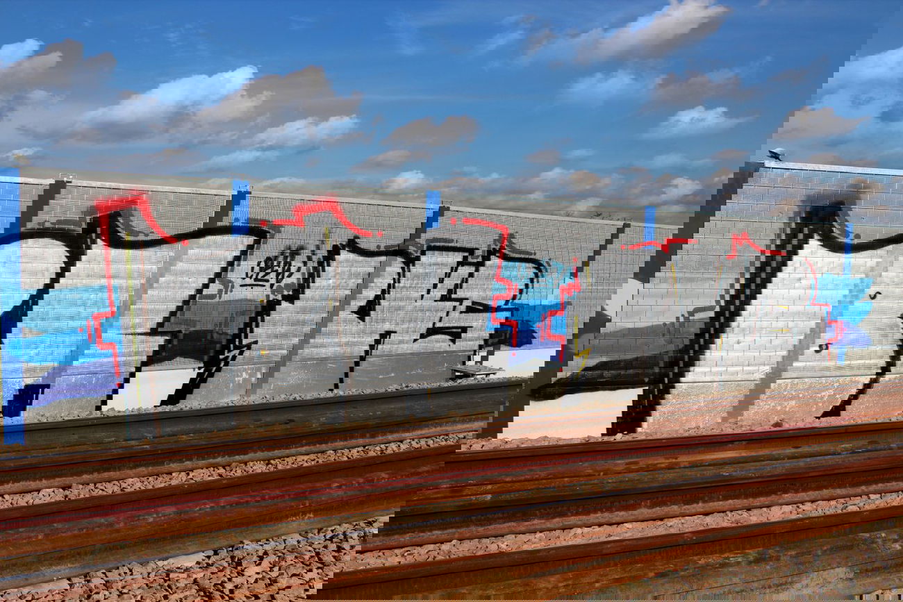 Graffiti Wall - Photo by Rewolwer - BN, BKS (2014)