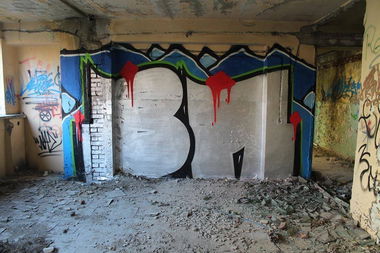 Graffiti Wall - Photo by Rewolwer - BN (2014)