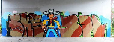 Graffiti Wall - Photo by Rewolwer - BKS, BN (2014)