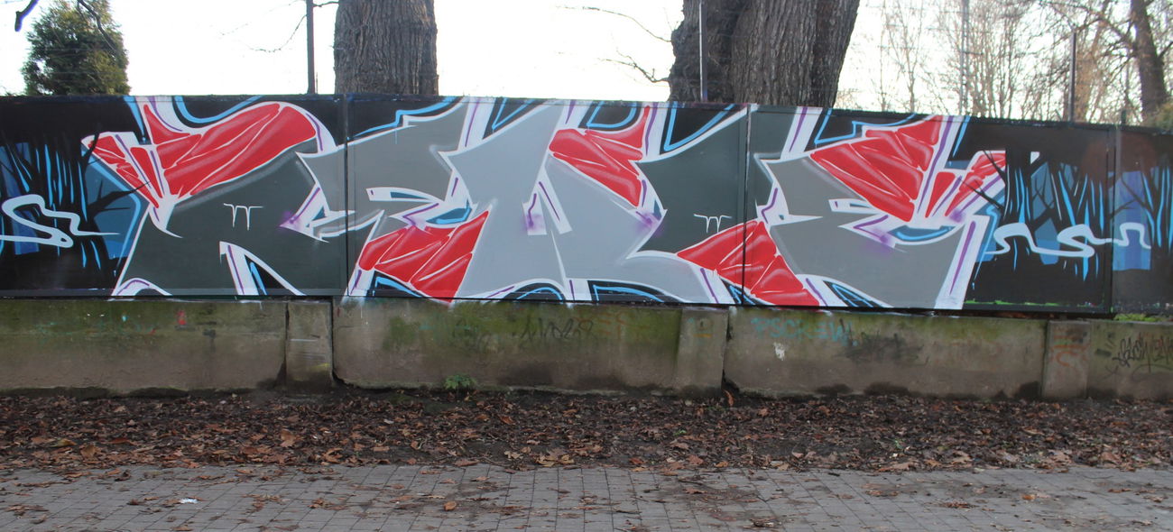 Graffiti Wall - Photo by Rewolwer - REWOE