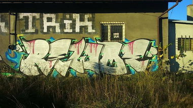 Graffiti Bombing - Photo by Rewolwer - REWOE
