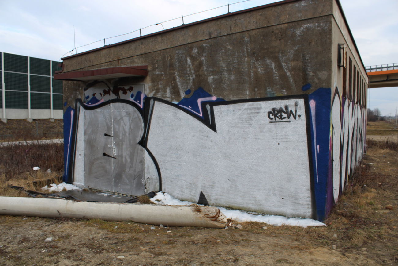 Graffiti Bombing - Photo by Rewolwer - BN, CREW (2016)