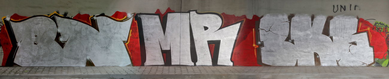 Graffiti Wall - Photo by Rewolwer - BN, MR, BKS (2016)