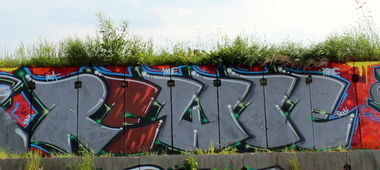 Graffiti Wall - Photo by Rewolwer - REWOE, BNACREW (2015)