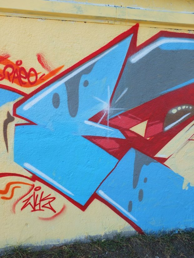 Graffiti Wall in Jaworzno - Photo by Rewoner - E, e, 3 (2013)